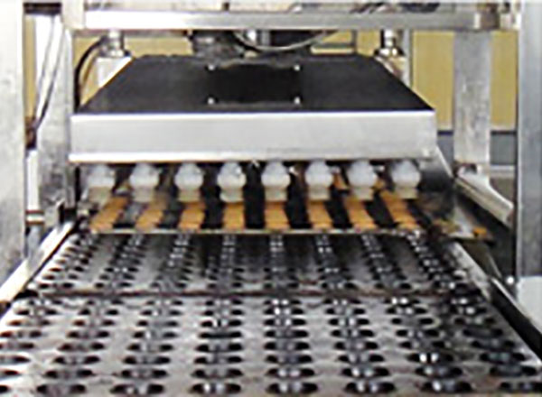 How to maintain the biscuit sandwich machine?